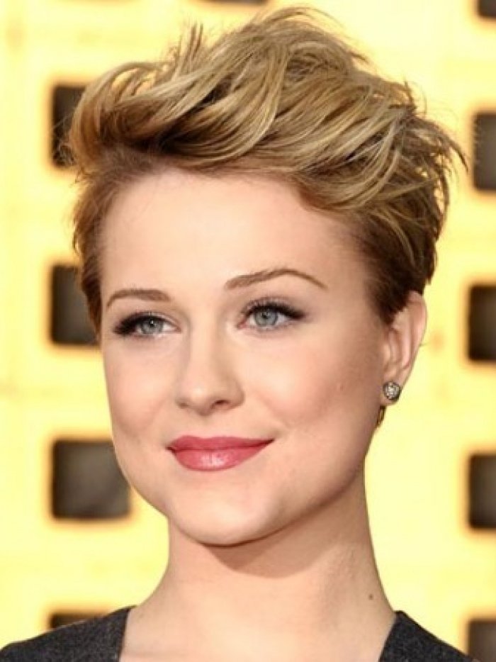 Best Short Hairstyles For Round Faces