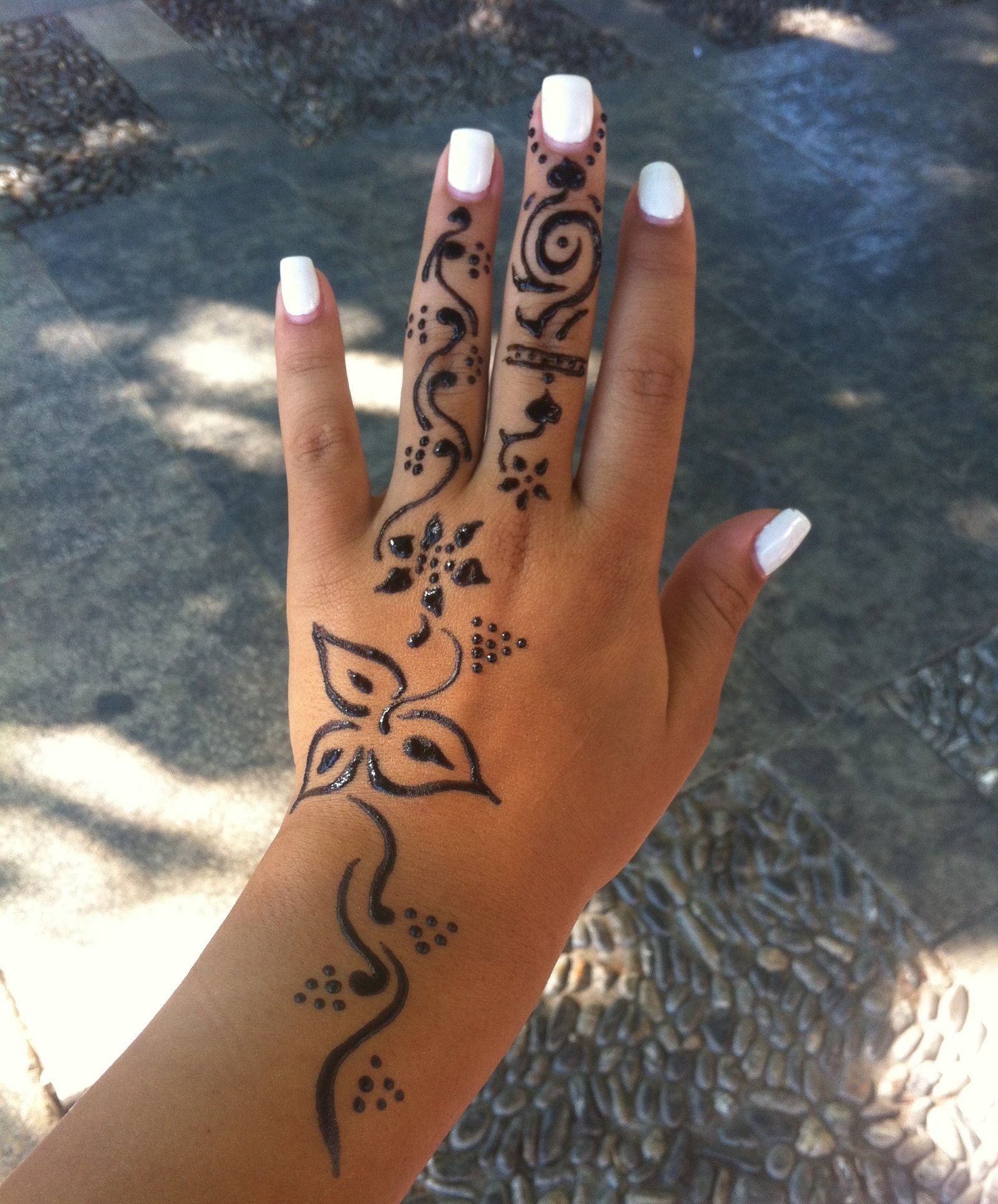 Simple Henna Tattoo On Hand