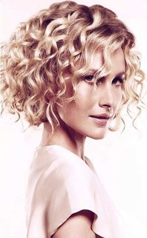 25 Short Haircuts For Curly Hair Feed Inspiration