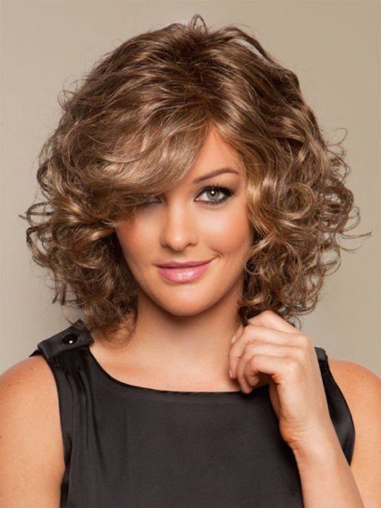 21 Curly Hairstyles For Round Faces Feed Inspiration