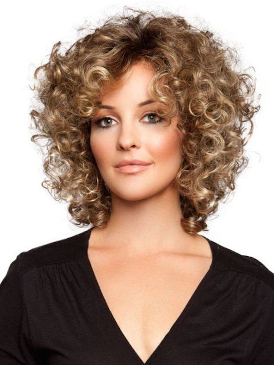 21 Gorgeous Hairstyles For Fine Curly Hair - Feed Inspiration