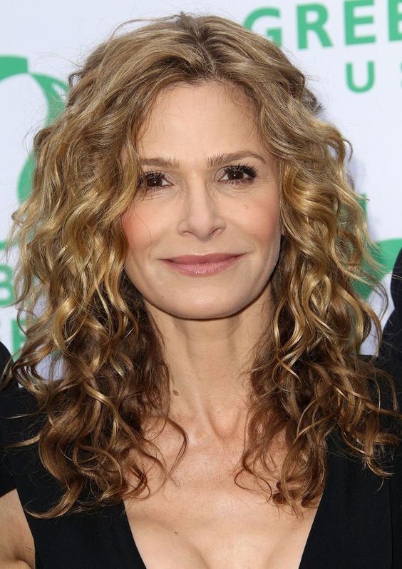 21 Haircuts For Curly Hair To Try Everyday Feed Inspiration