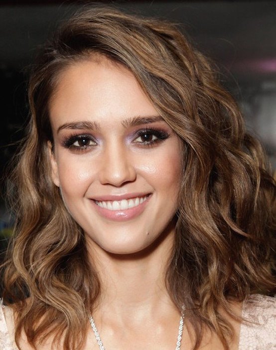 21 Wavy Hairstyles For Medium Length Hair Feed Inspiration