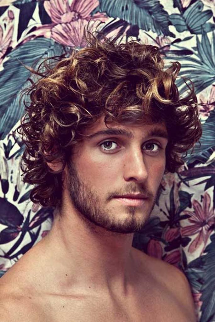 20 Cool Curly Hairstyles For Men Feed Inspiration