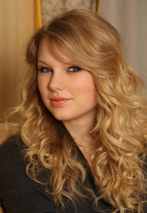21 Haircuts For Curly Hair To Try Everyday Feed Inspiration