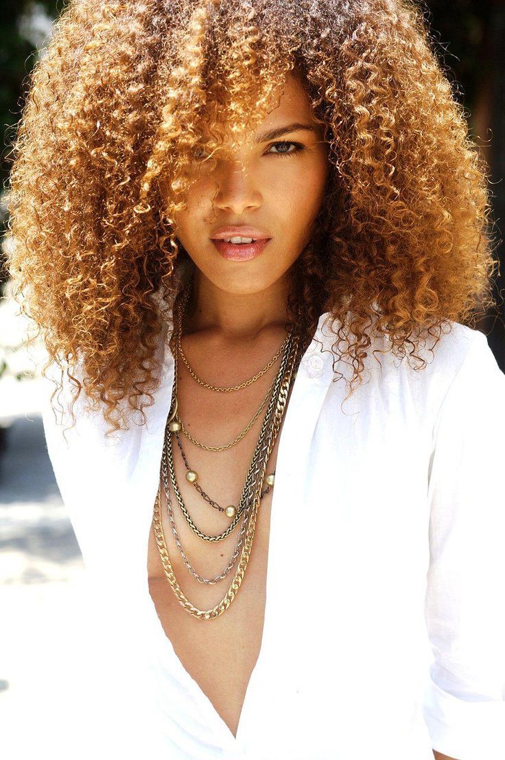 21 Kinky Curly Hairstyles From Today's Women - Feed Inspiration