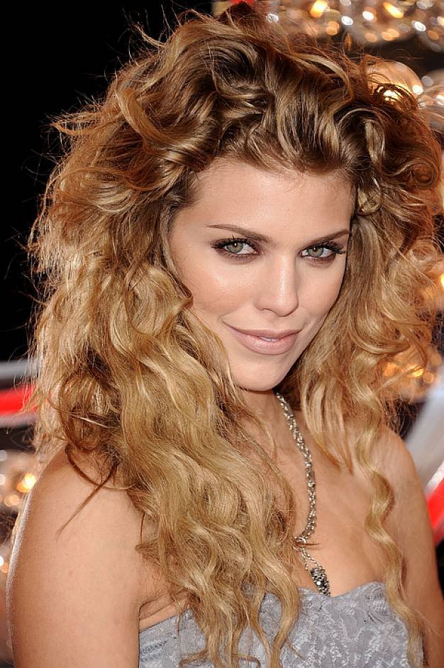 20 Impressive Hairstyles For Thick Curly Hair Girls Feed Inspiration