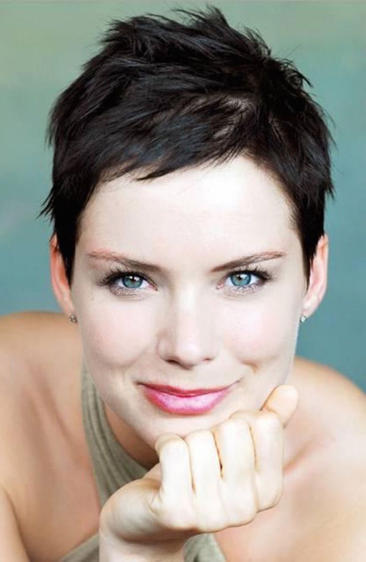 20 Short Hairstyles For Mature Women - Feed Inspiration